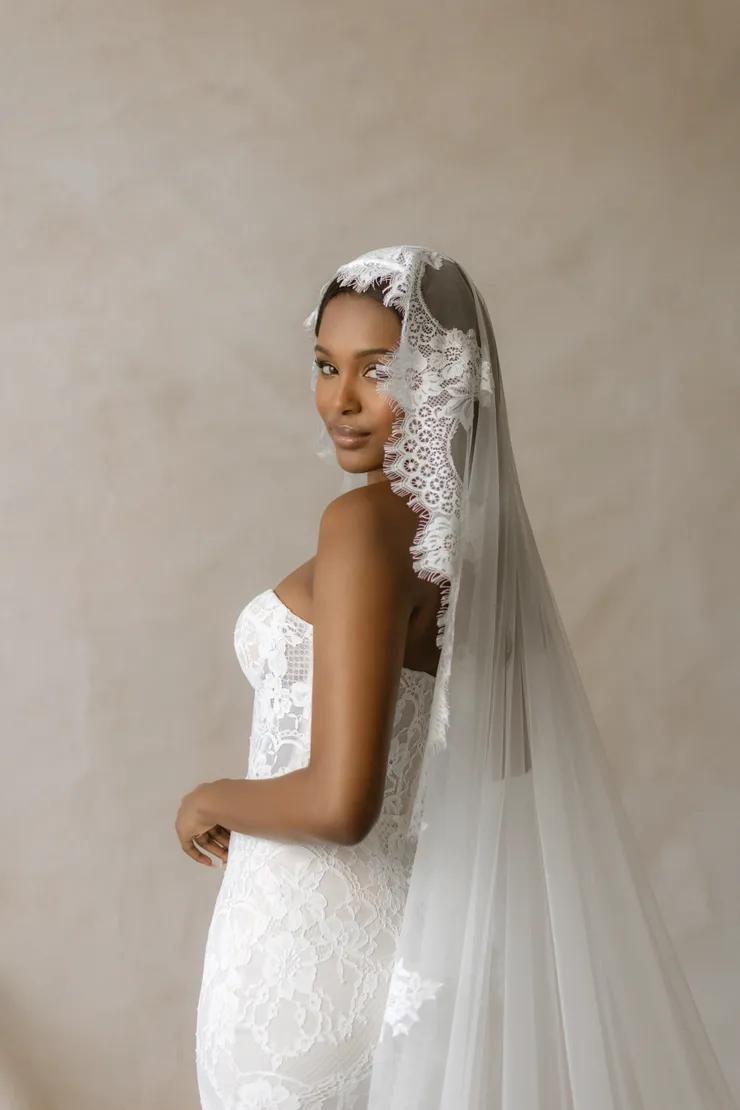 Abella Siebert Style #E582 #19 backface vertical cropped picture