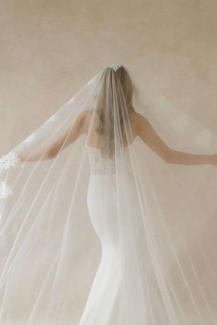 Abella Sands Style #E584 #12 backface vertical cropped picture