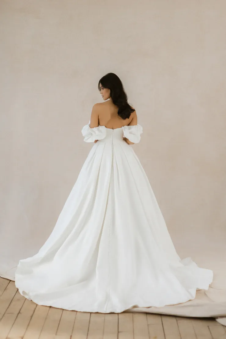 Abella LeBrun Style #E586 #1 default backface vertical picture