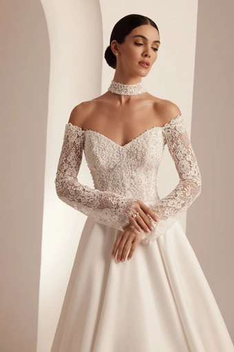 Katy Corso Gwen #2 frontface vertical cropped thumbnail