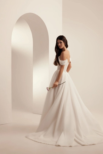 Katy Corso Suri #4 default backface vertical thumbnail