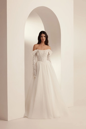 Katy Corso Suri #1 frontface vertical thumbnail