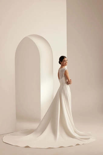 Katy Corso Unona #2 backface vertical thumbnail