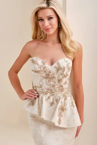 Montage Style #M4208BRCD #2 frontface vertical cropped thumbnail