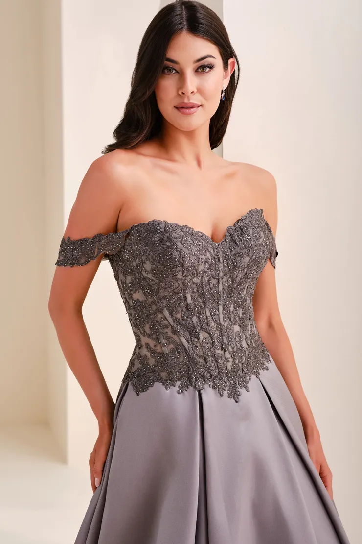 Montage Style #M4211 #4 frontface vertical cropped picture