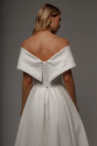 Olivia Bottega Abril #7 backface vertical cropped thumbnail