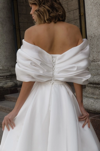 Olivia Bottega Acerola #14 backface vertical cropped thumbnail