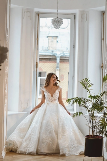 Olivia Bottega Airis 2 in 1 #0 default frontface vertical thumbnail