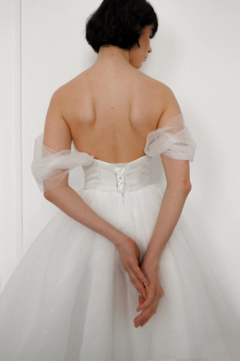 Olivia Bottega Aleksis #4 backface vertical cropped thumbnail