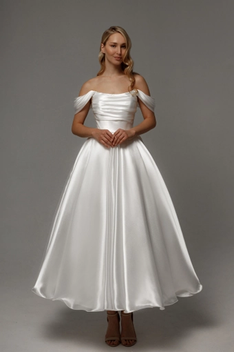 Olivia Bottega Alraune #2 frontface vertical thumbnail