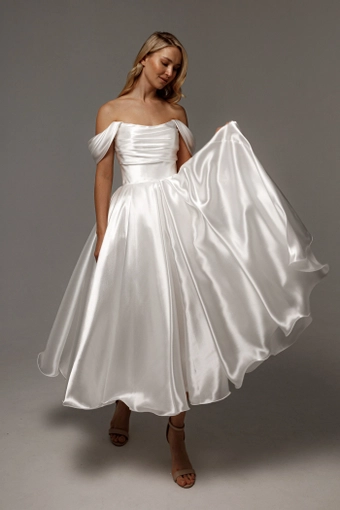 Olivia Bottega Alraune #5 frontface vertical thumbnail