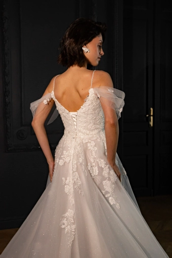 Olivia Bottega Altsoba #10 backface vertical cropped thumbnail