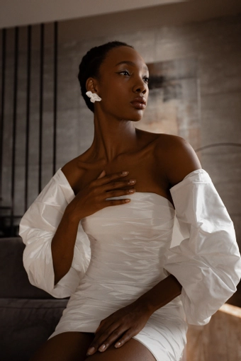 Olivia Bottega Anneli #16 frontface vertical cropped thumbnail