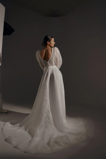 Olivia Bottega April #7 backface vertical thumbnail