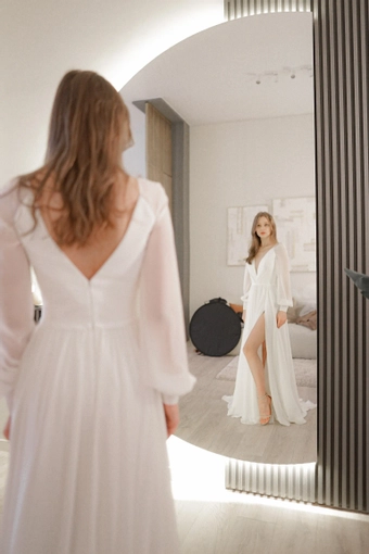 Olivia Bottega Assol #11 backface vertical cropped thumbnail