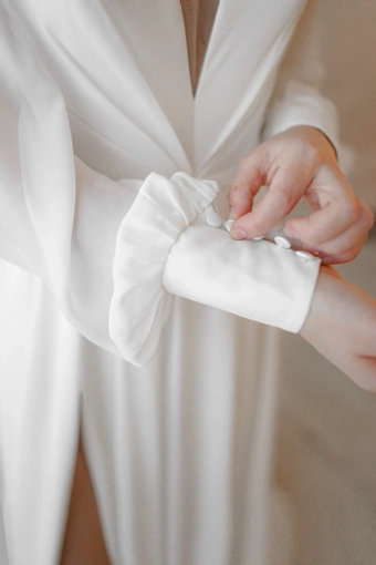 Olivia Bottega Assol #9 frontface vertical cropped thumbnail