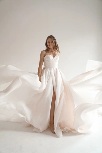 Olivia Bottega Audrey Extra Coral #5 frontface vertical thumbnail