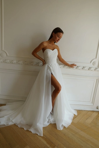 Olivia Bottega Audrey Extra Light Ivory #8 frontface vertical thumbnail