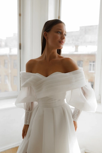 Olivia Bottega Audrey Extra Light Ivory #14 frontface vertical cropped thumbnail