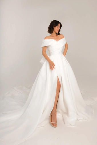 Olivia Bottega Audrey Mini Convertible Light Ivory #15 frontface vertical thumbnail