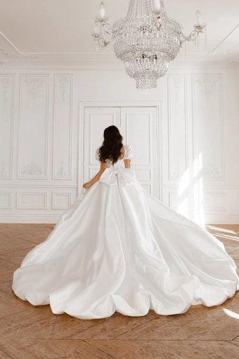 Olivia Bottega Aurora #7 backface vertical thumbnail