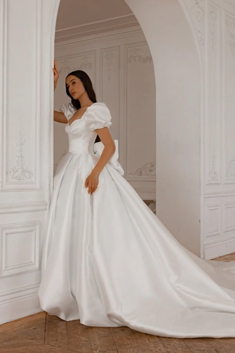 Olivia Bottega Aurora #4 frontface vertical thumbnail