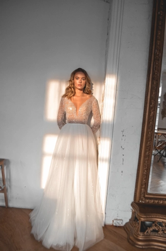 Olivia Bottega Aviv #0 default frontface vertical thumbnail