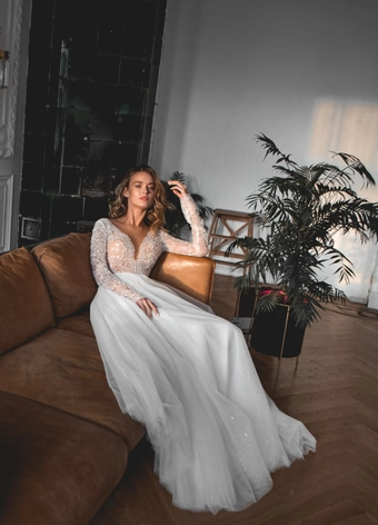 Olivia Bottega Aviv #5 frontface vertical thumbnail