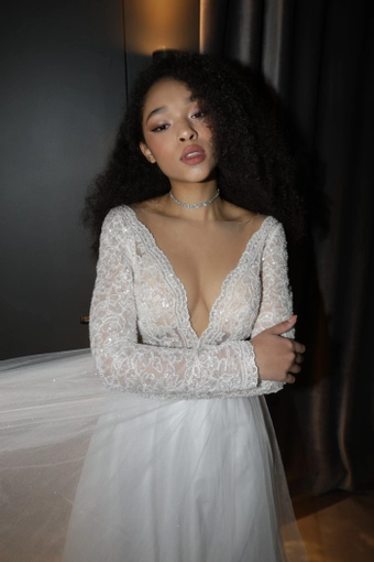 Olivia Bottega Aviv #8 frontface vertical cropped thumbnail