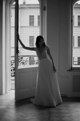 Olivia Bottega Aviv Fly #3 frontface vertical thumbnail