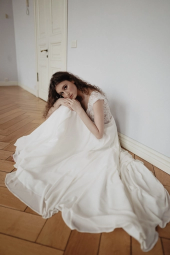 Olivia Bottega Aviv Fly #1 frontface vertical thumbnail