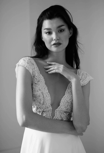 Olivia Bottega Aviv Fly #12 frontface vertical cropped thumbnail