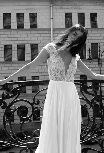 Olivia Bottega Aviv Fly #16 frontface vertical cropped thumbnail