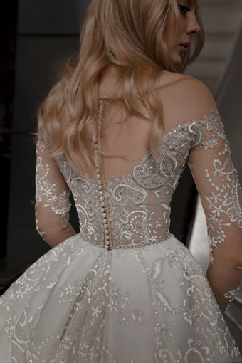 Olivia Bottega Batist #12 backface vertical cropped thumbnail