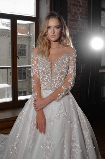 Olivia Bottega Batist #9 frontface vertical cropped thumbnail