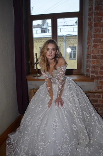 Olivia Bottega Batist #8 frontface vertical cropped thumbnail