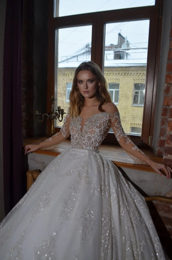 Olivia Bottega Batist #10 frontface vertical cropped thumbnail