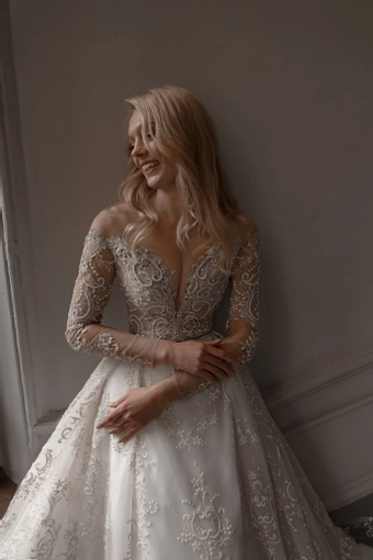 Olivia Bottega Batist #6 frontface vertical cropped thumbnail