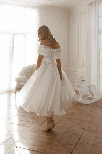 Olivia Bottega Beatrice #10 backface vertical thumbnail