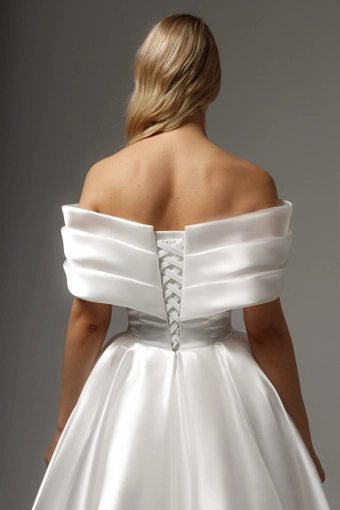 Olivia Bottega Beatrice #17 backface vertical cropped thumbnail