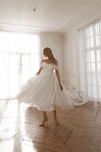 Olivia Bottega Beatrice #6 frontface vertical thumbnail