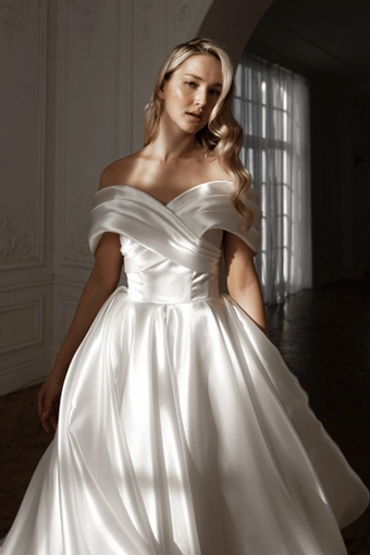 Olivia Bottega Beatrice #14 frontface vertical cropped thumbnail