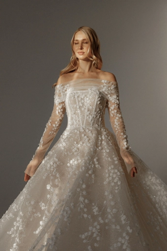 Olivia Bottega Betty #13 frontface vertical cropped thumbnail