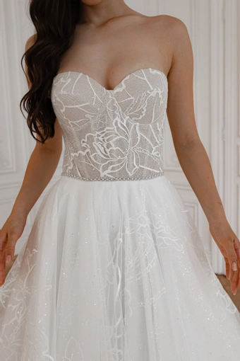 Olivia Bottega Blum Light Ivory #11 frontface vertical cropped thumbnail