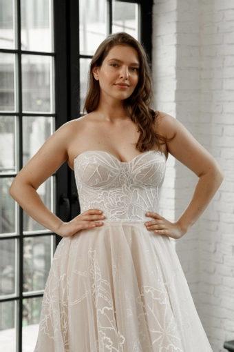 Olivia Bottega Blum Nude #19 frontface vertical cropped thumbnail