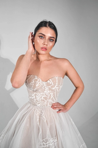 Olivia Bottega Blum Nude #18 frontface vertical cropped thumbnail