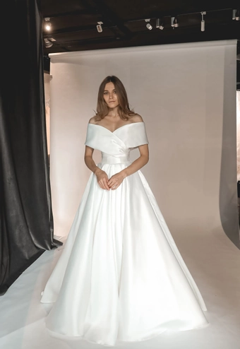 Olivia Bottega Cameron #2 frontface vertical thumbnail