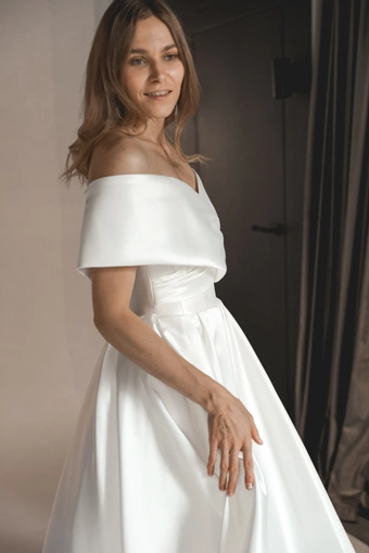 Olivia Bottega Cameron #7 frontface vertical cropped thumbnail