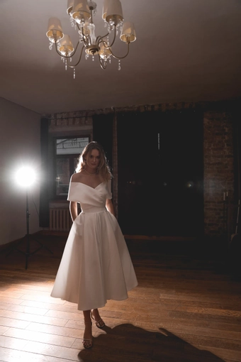 Olivia Bottega Cameron Midi #2 frontface vertical thumbnail