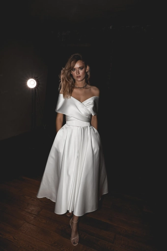 Olivia Bottega Cameron Midi #4 frontface vertical thumbnail